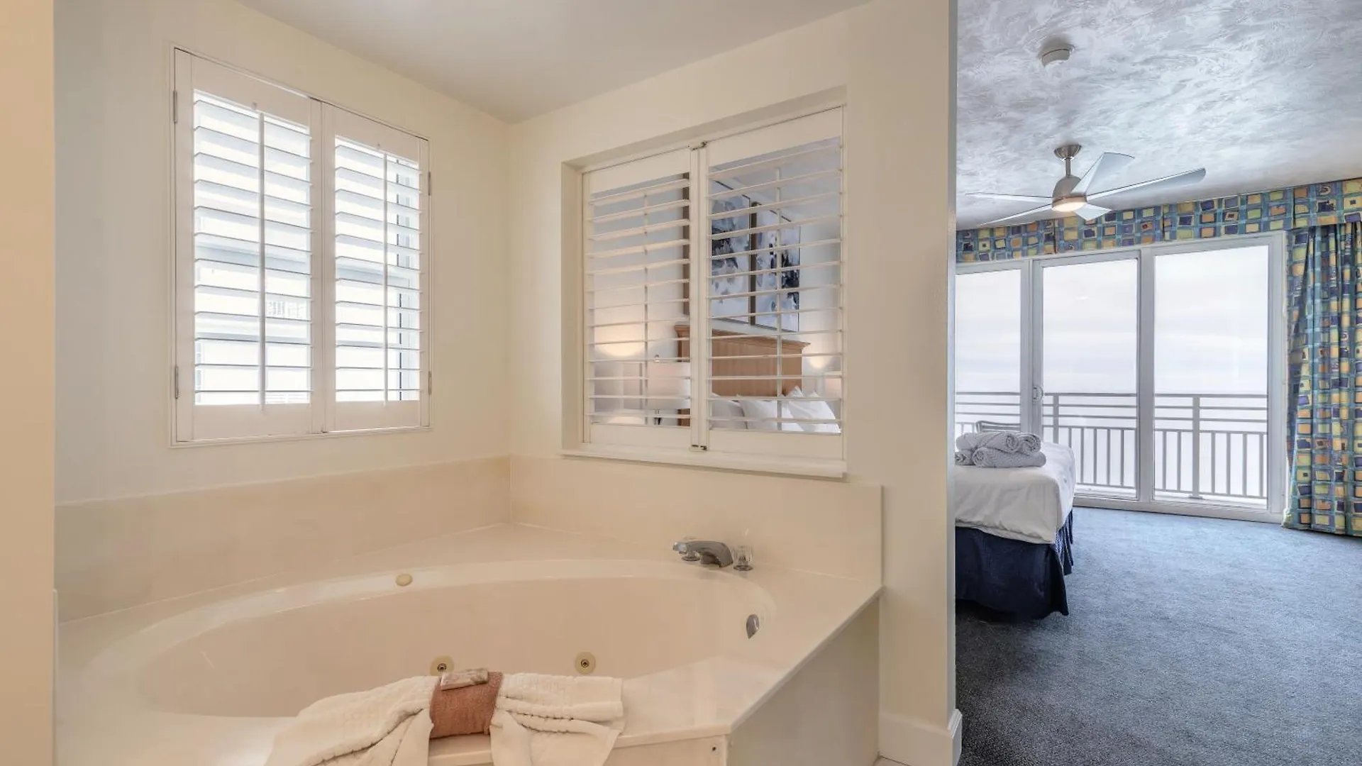 Aparthotel Beachfront Bliss At Ocean Walk Resort - Unit 1701 Daytona Beach
